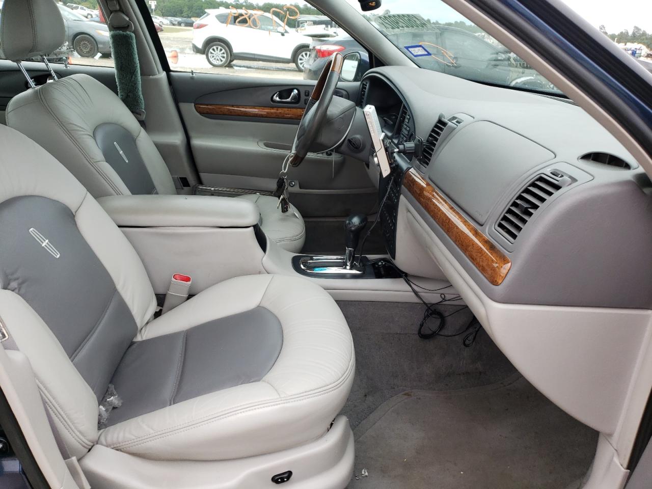Photo 5 from auction – 2002 LINCOLN CONTINENTA with VIN 1LNHM97V32Y632214