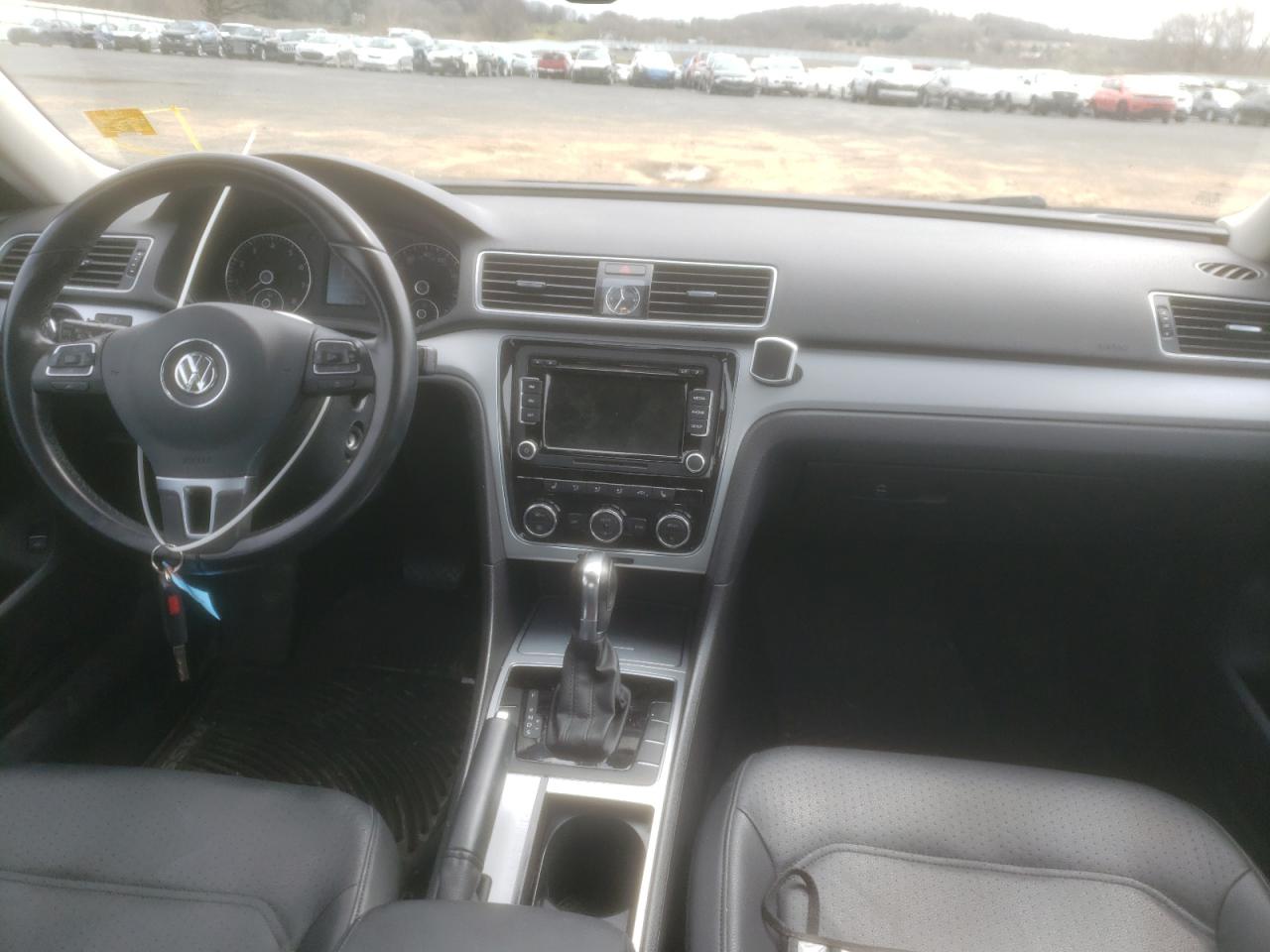 Photo 9 from auction – 2012 VOLKSWAGEN PASSAT SE with VIN 1VWBP7A39CC021757