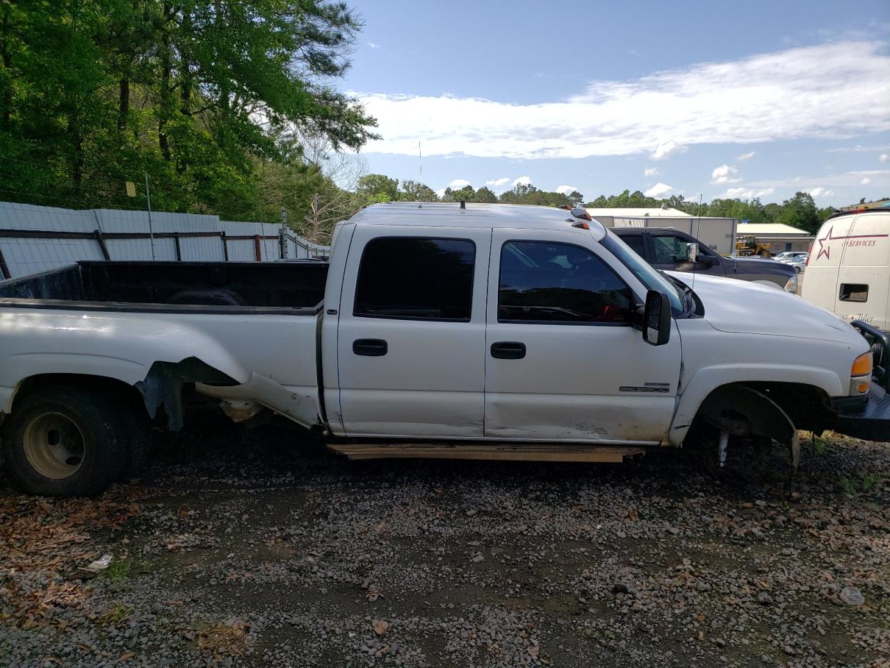 Photo 9 from auction – 2007 GMC 3500 with VIN 1GDJK33D57F146203