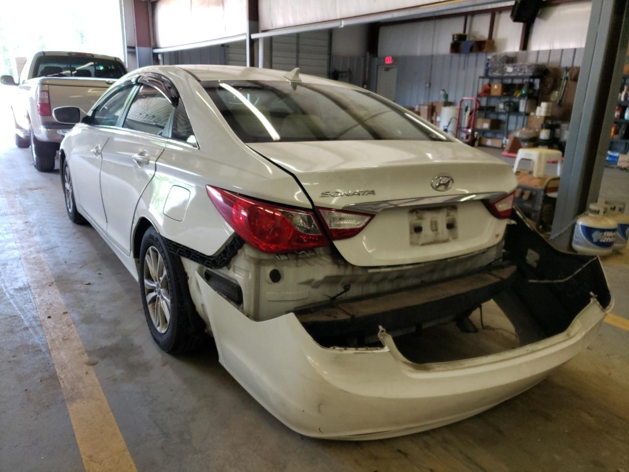 Photo 3 from auction – 2011 HYUNDAI SONATA GLS with VIN 5NPEB4AC1BH078034