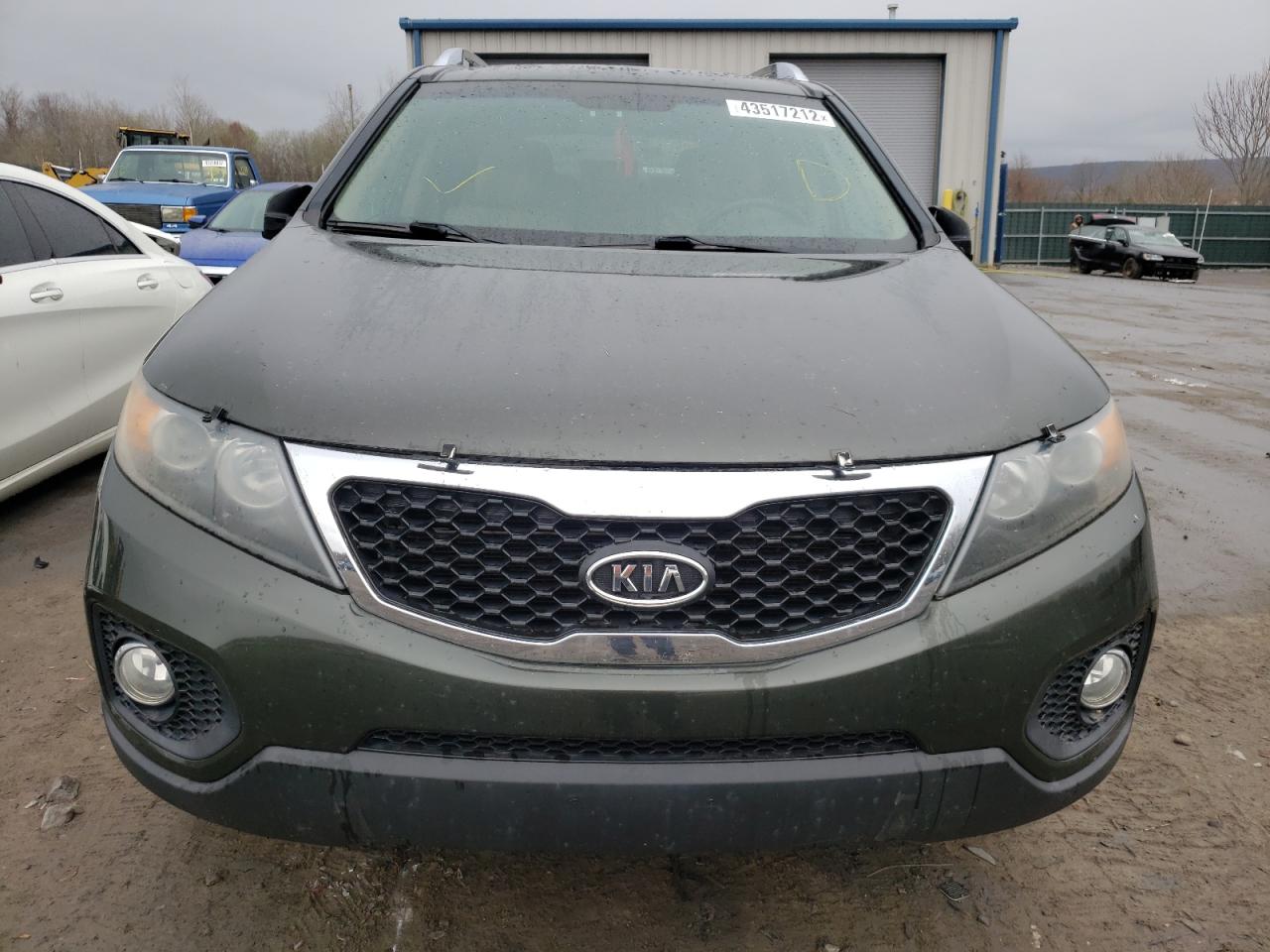 Photo 9 from auction – 2011 KIA SORENTO EX with VIN 5XYKUDA24BG171643