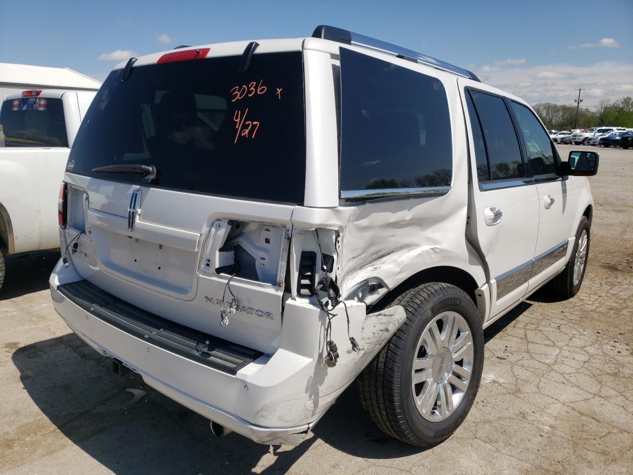 Photo 4 from auction – 2013 LINCOLN NAVIGATOR with VIN 5LMJJ2J5XDEL03036