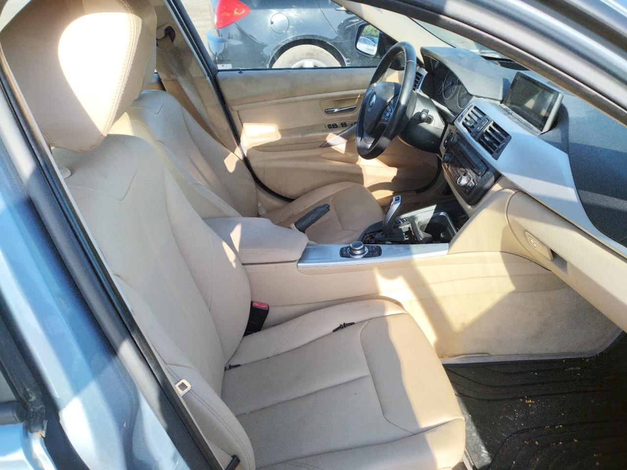 Photo 5 from auction – 2012 BMW 328 I with VIN WBA3A5C55CF350091