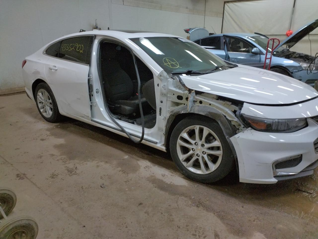 Photo 9 from auction – 2017 CHEVROLET MALIBU LT with VIN 1G1ZE5ST6HF192698