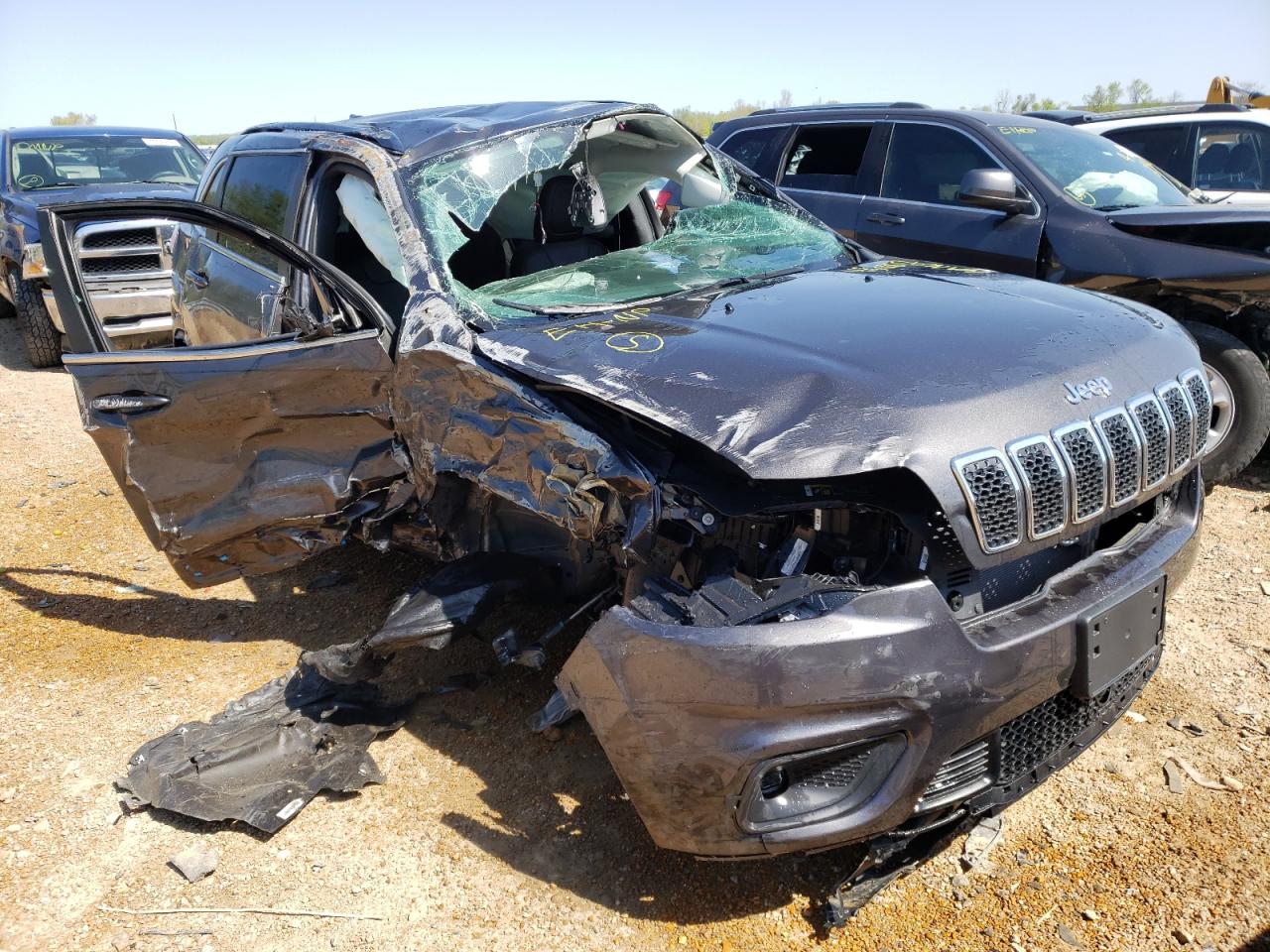 Photo 1 from auction – 2022 JEEP CHEROKEE with VIN 1C4PJMMX0ND501853