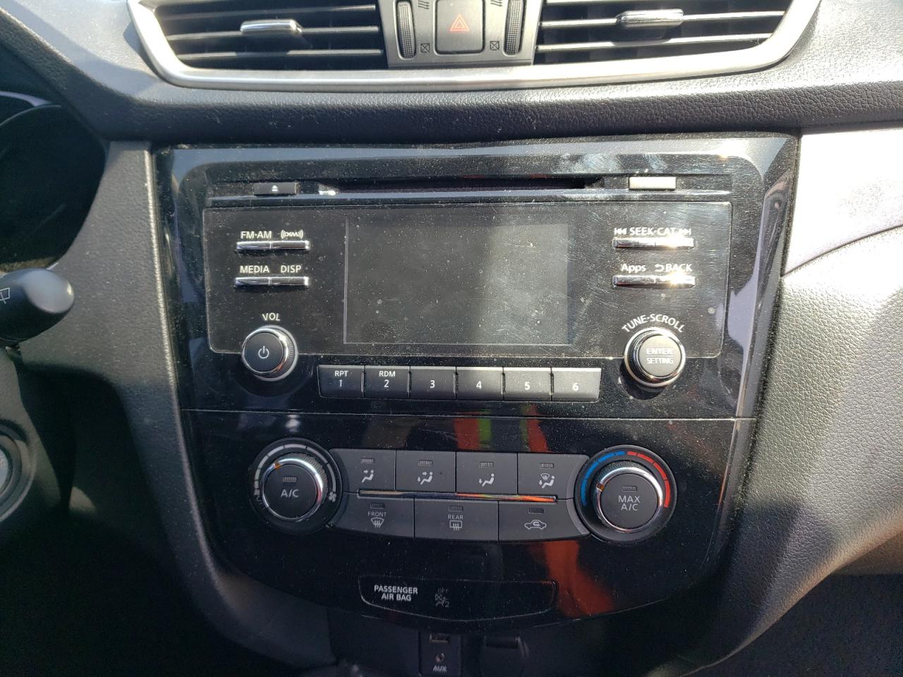 Photo 9 from auction – 2016 NISSAN ROGUE S with VIN KNMAT2MT8GP612444