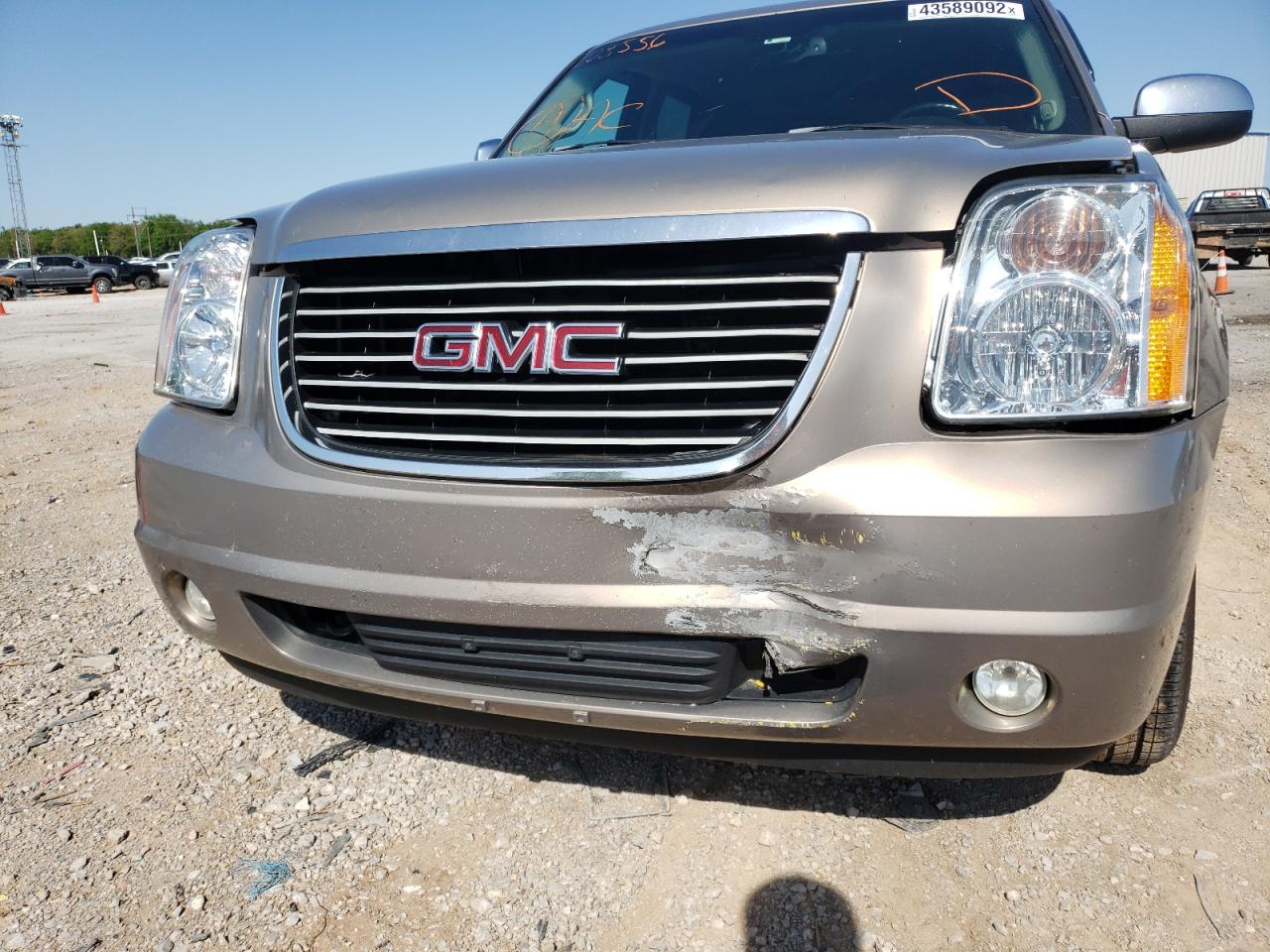 Photo 9 from auction – 2007 GMC YUKON with VIN 1GKFK13047R303556
