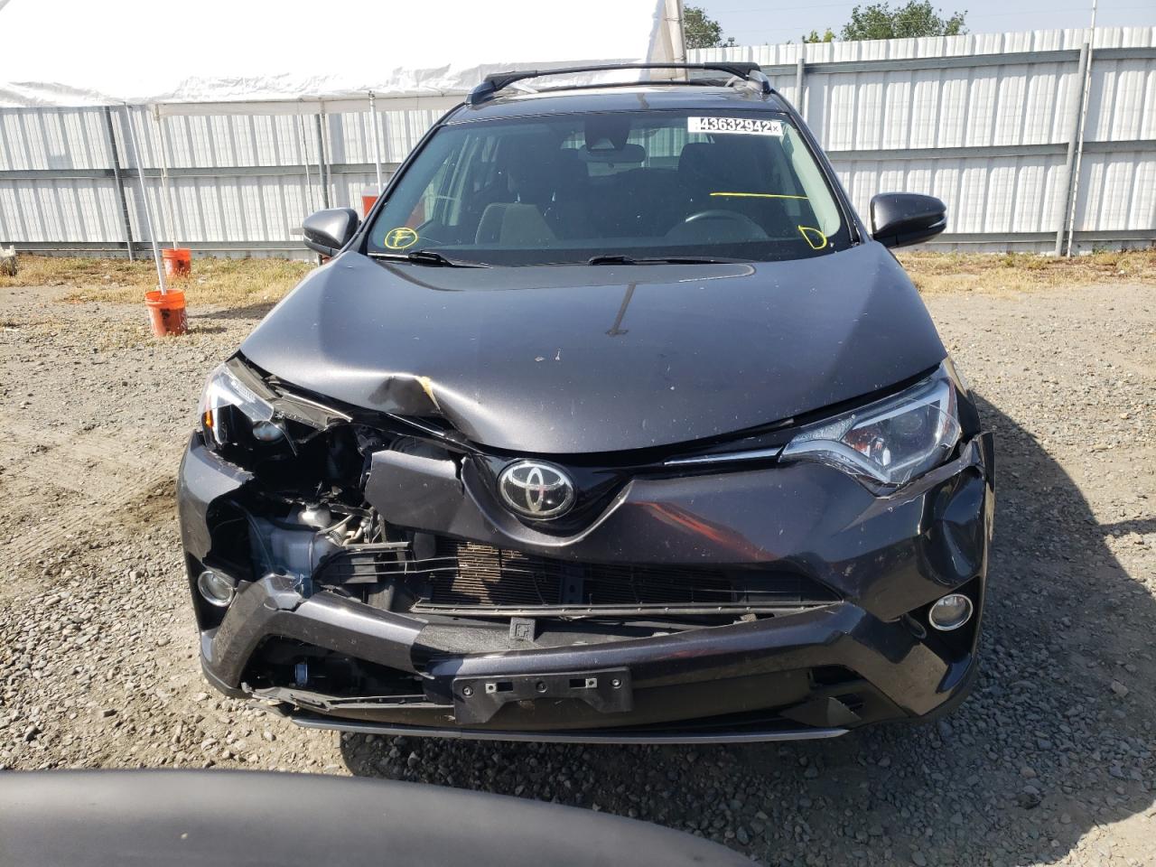 Photo 9 from auction – 2017 TOYOTA RAV4 XLE with VIN JTMRFREV9HJ710826