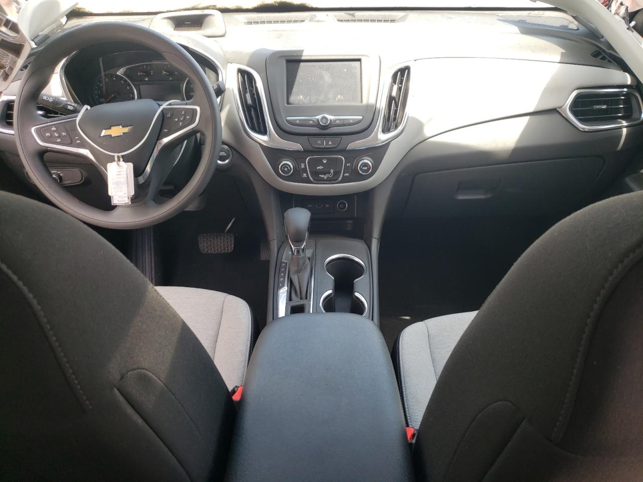 Photo 9 from auction – 2022 CHEVROLET EQUINOX LT with VIN 3GNAXKEV2NL139757