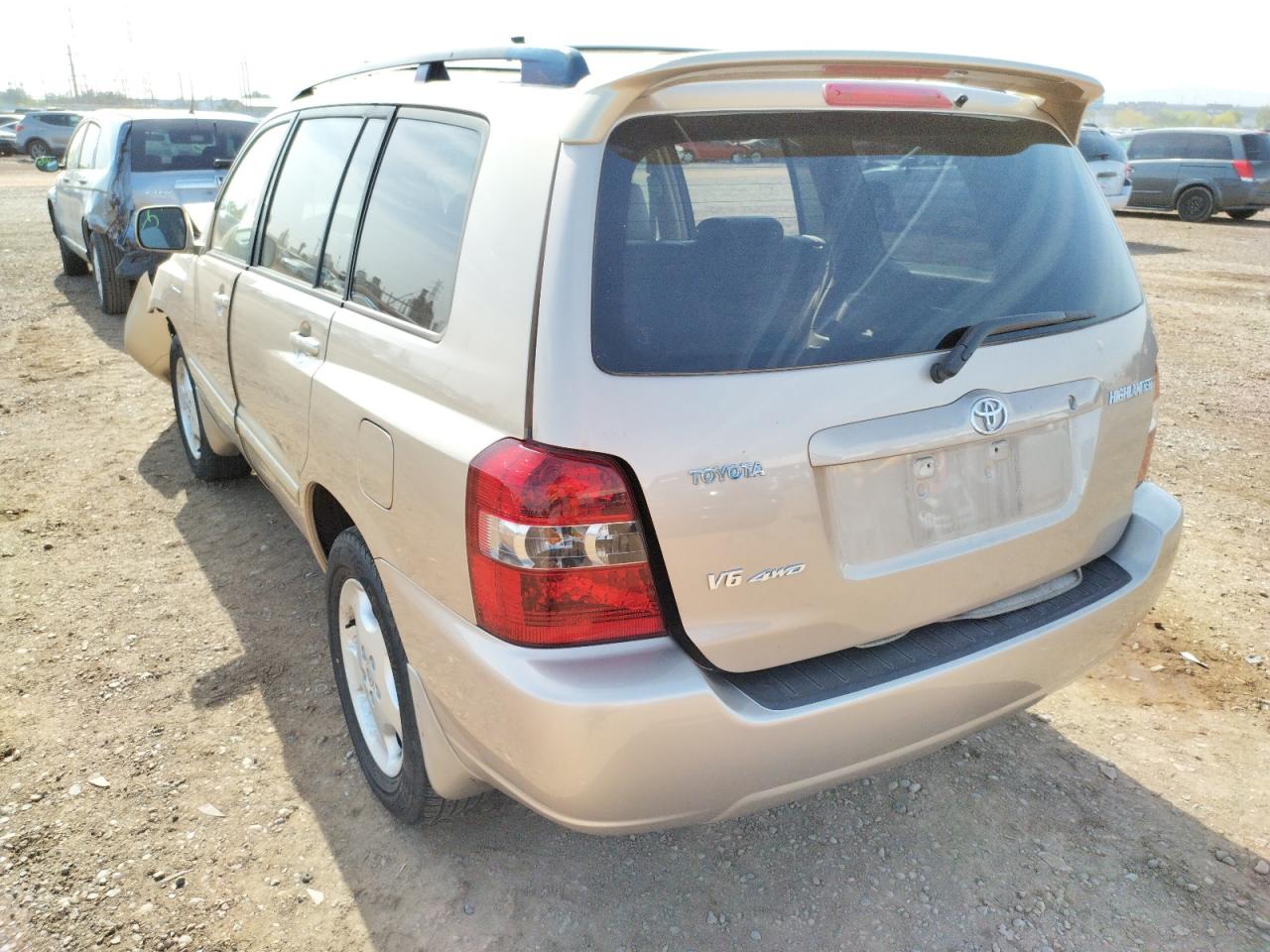 Photo 3 from auction – 2004 TOYOTA HIGHLANDER with VIN JTEEP21A740050822