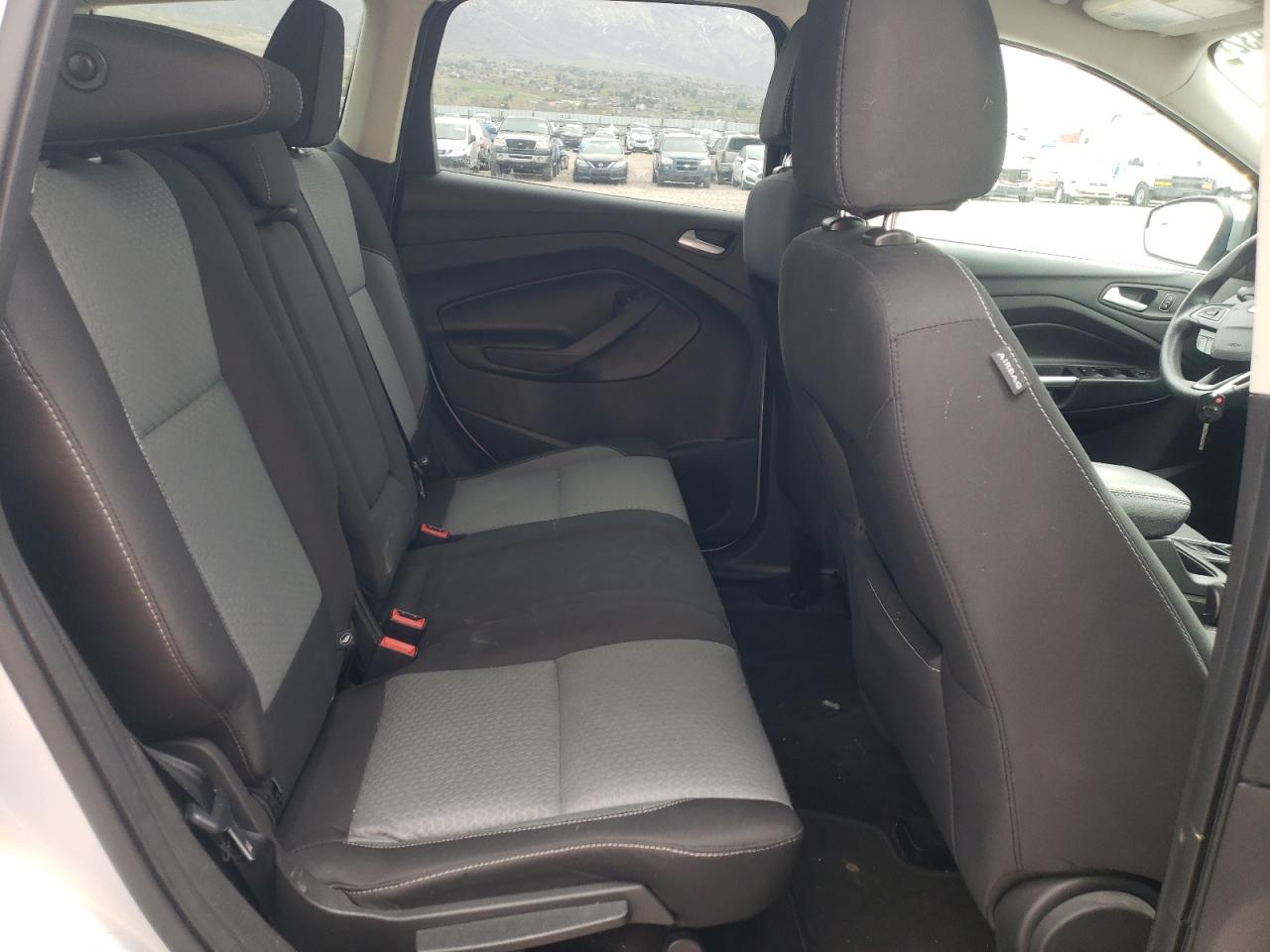 Photo 6 from auction – 2017 FORD ESCAPE SE with VIN 1FMCU9GD0HUC25811