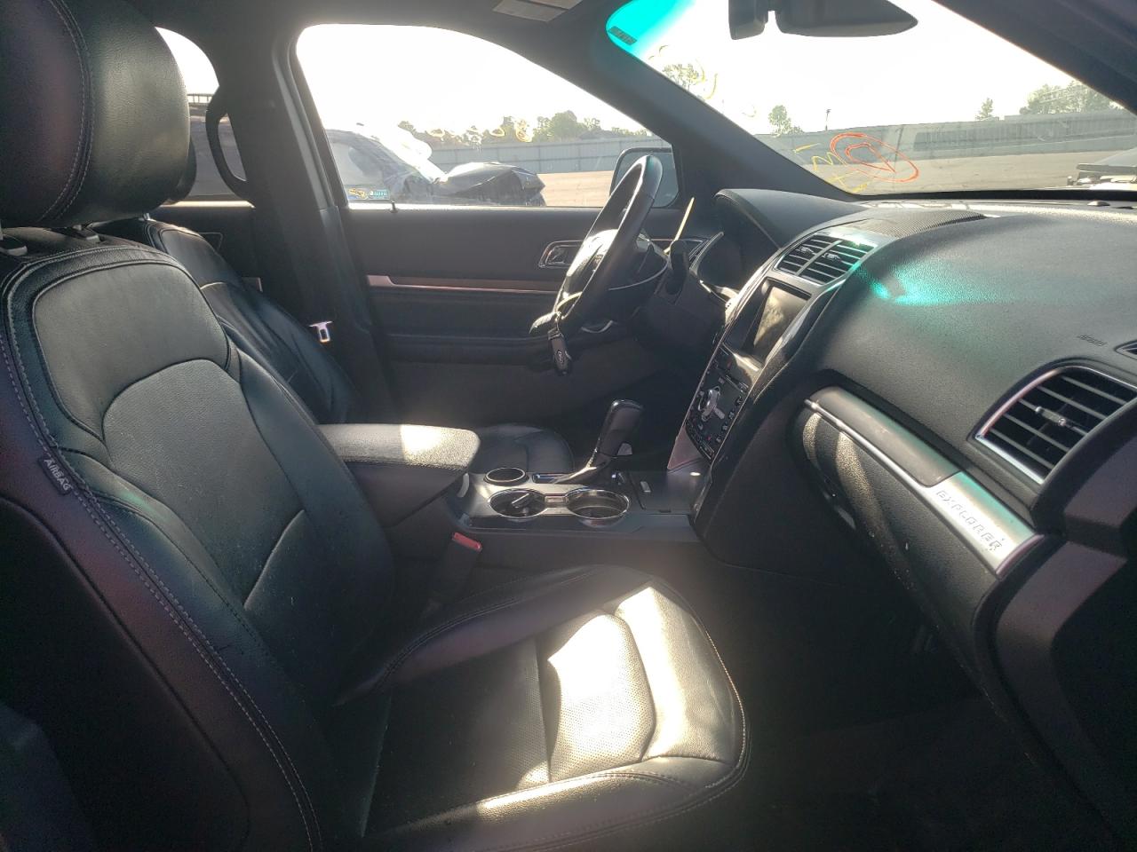 Photo 5 from auction – 2016 FORD EXPLORER L with VIN 1FM5K7FH4GGA74251