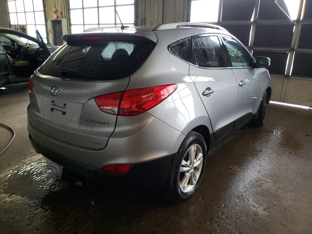 Photo 4 from auction – 2012 HYUNDAI TUCSON GLS with VIN KM8JUCAC3CU374677