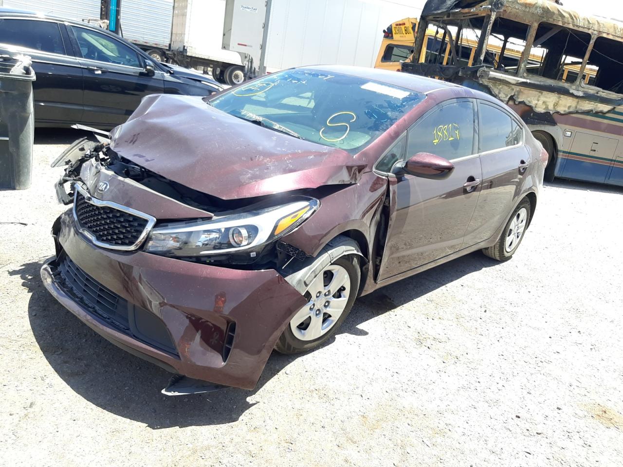 Photo 2 from auction – 2017 KIA FORTE LX with VIN 3KPFK4A76HE018383