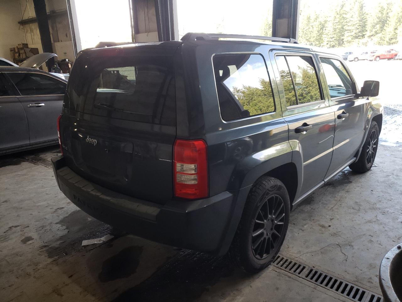 Photo 4 from auction – 2008 JEEP PATRIOT SP with VIN 1J8FF28W68D644306