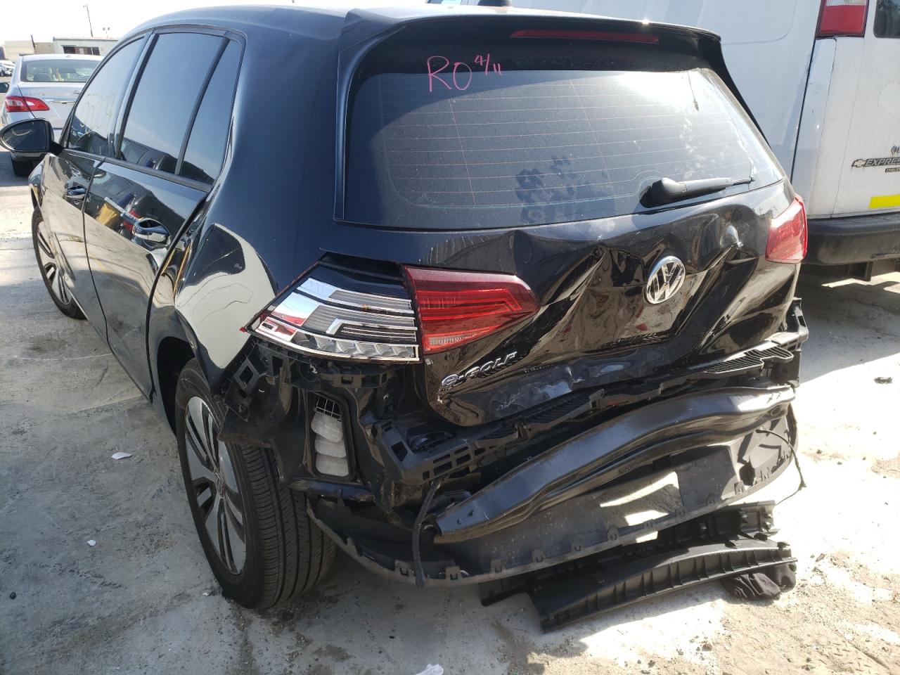 Photo 9 from auction – 2019 VOLKSWAGEN E-GOLF SE with VIN WVWKR7AU5KW915564