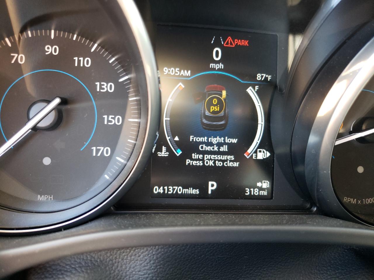 Photo 8 from auction – 2018 JAGUAR F-PACE R - with VIN SADCL2FX1JA281973