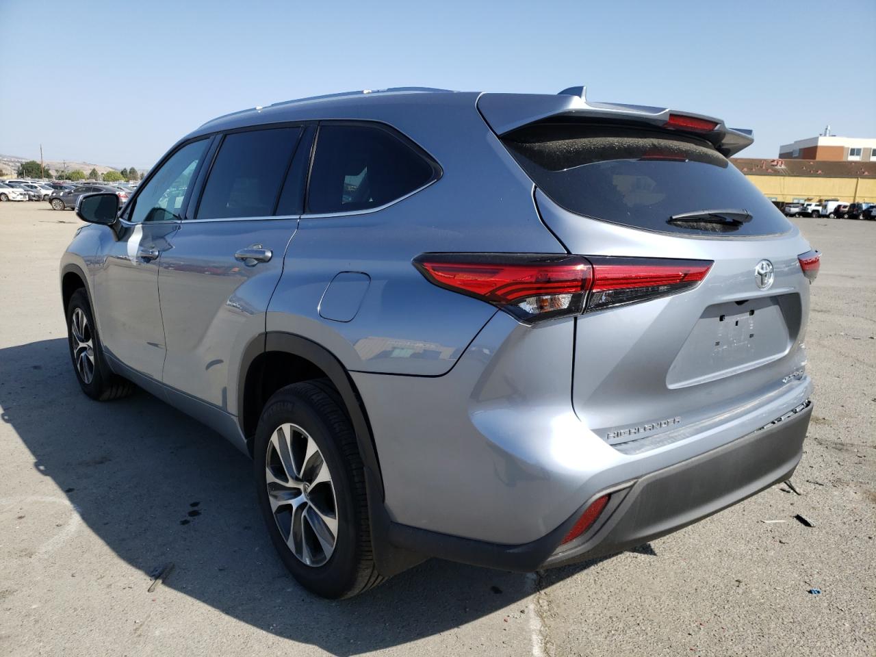 Photo 3 from auction – 2021 TOYOTA HIGHLANDER with VIN 5TDHZRBH9MS082894