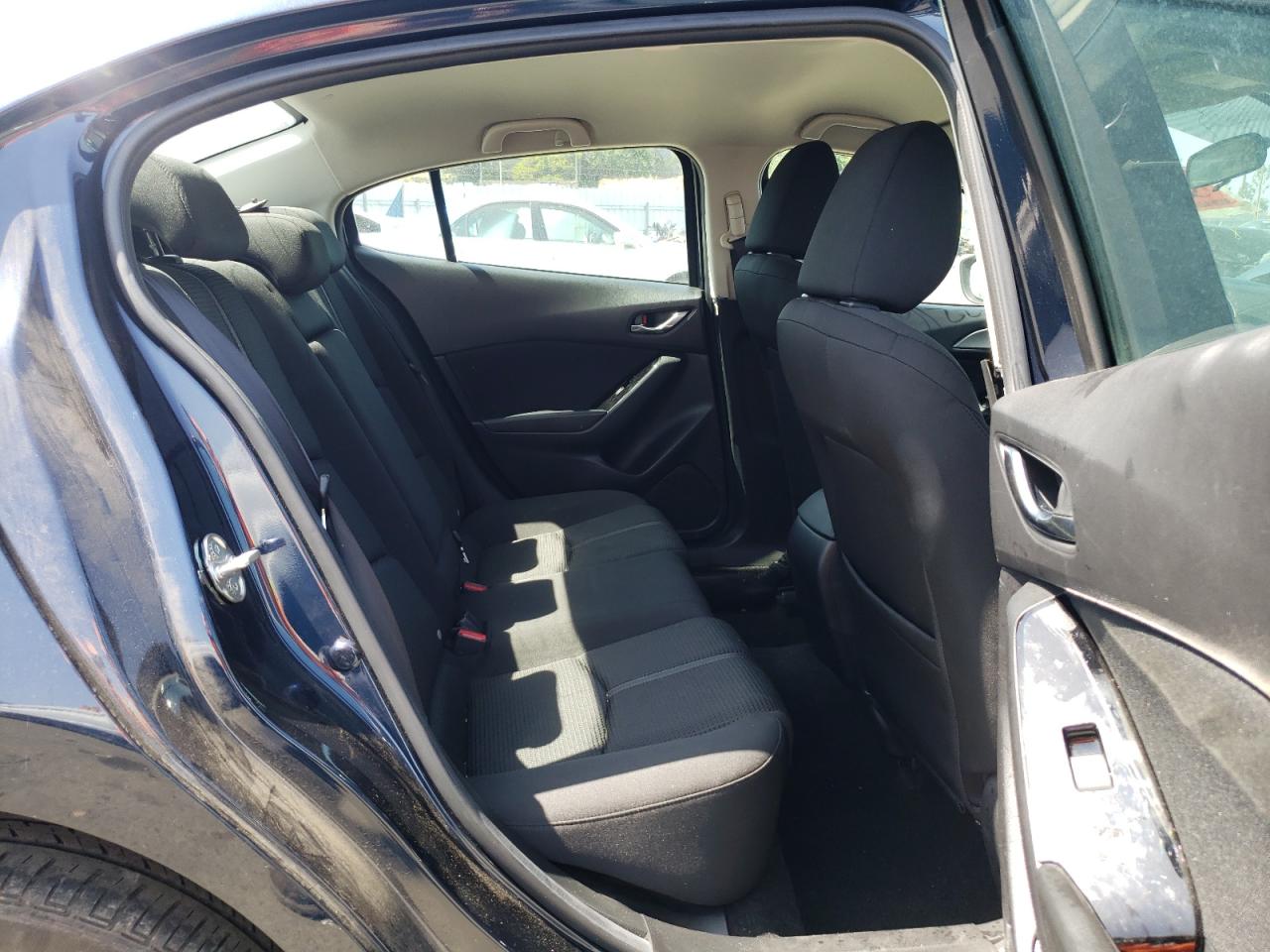 Photo 6 from auction – 2017 MAZDA 3 SPORT with VIN 3MZBN1U79HM102409