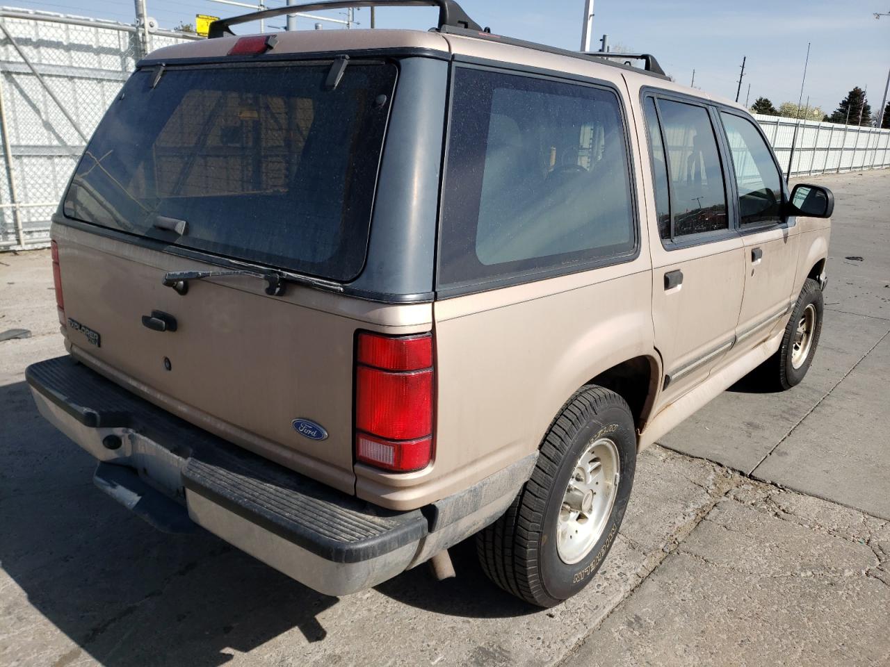 Photo 4 from auction – 1994 FORD EXPLORER with VIN 1FMDU34X3RUC60702