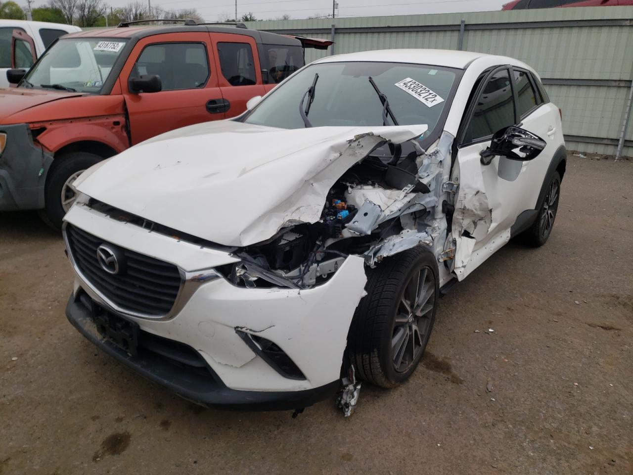 Photo 2 from auction – 2017 MAZDA CX-3 TOURI with VIN JM1DKFC7XH0173561