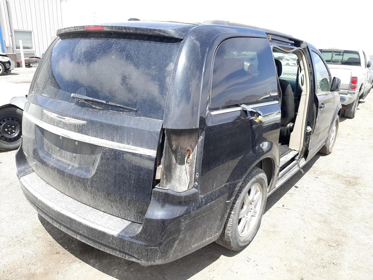 Photo 4 from auction – 2012 CHRYSLER TOWN & COU with VIN 2C4RC1BG1CR126652