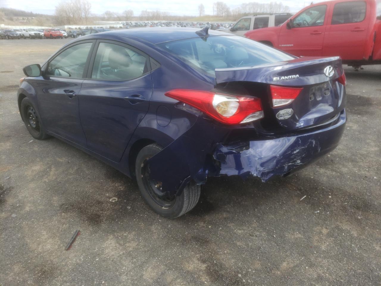 Photo 3 from auction – 2012 HYUNDAI ELANTRA with VIN 5NPDH4AE0CH072058