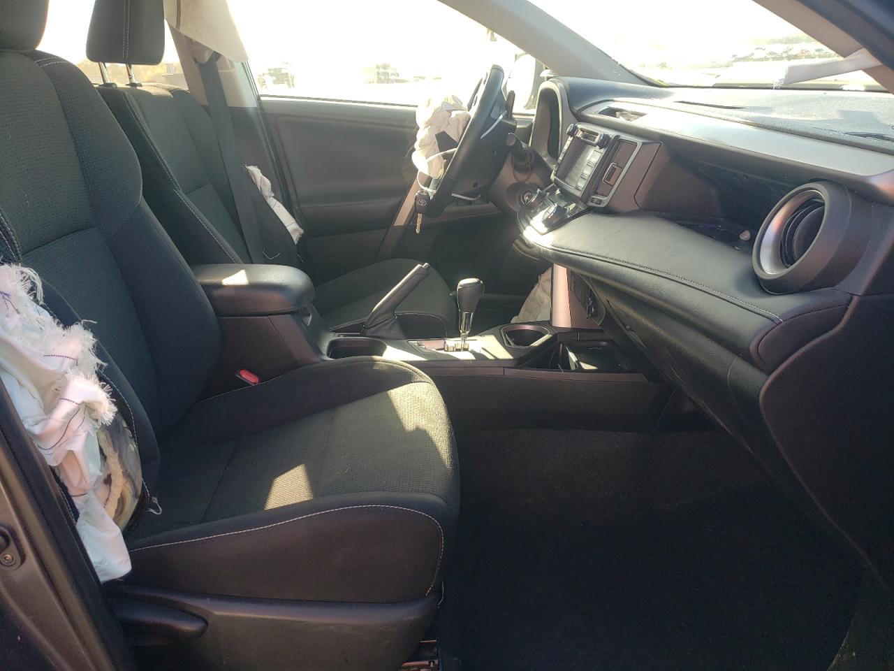 Photo 5 from auction – 2018 TOYOTA RAV4 ADVEN with VIN 2T3RFREV3JW808578