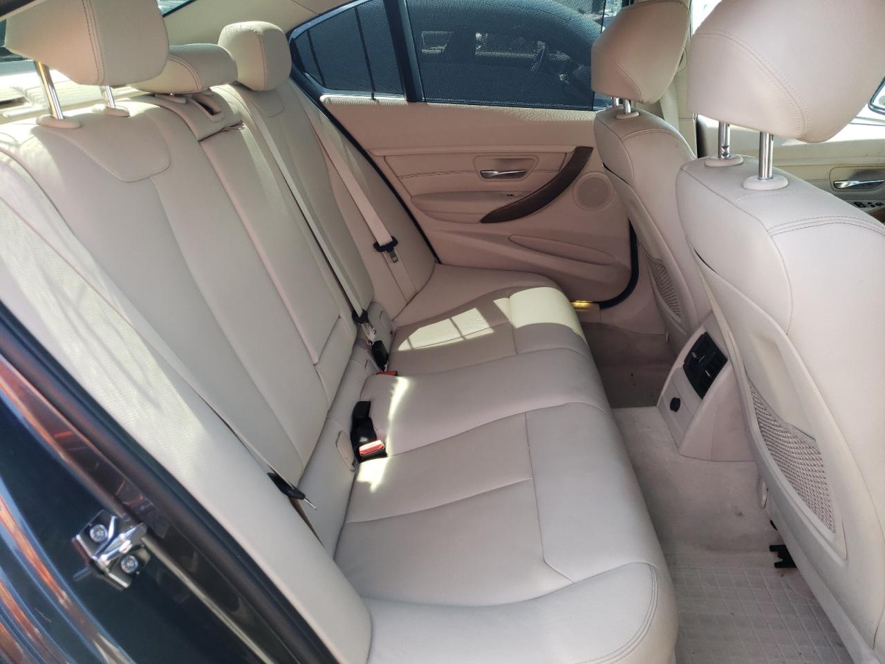 Photo 6 from auction – 2012 BMW 328 I with VIN WBA3A5C54CFJ88809