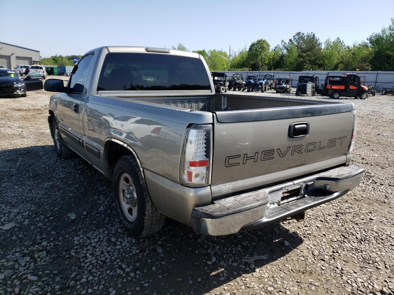 Photo 3 from auction – 2000 CHEVROLET SILVERADO with VIN 1GCEC14W9YZ257506