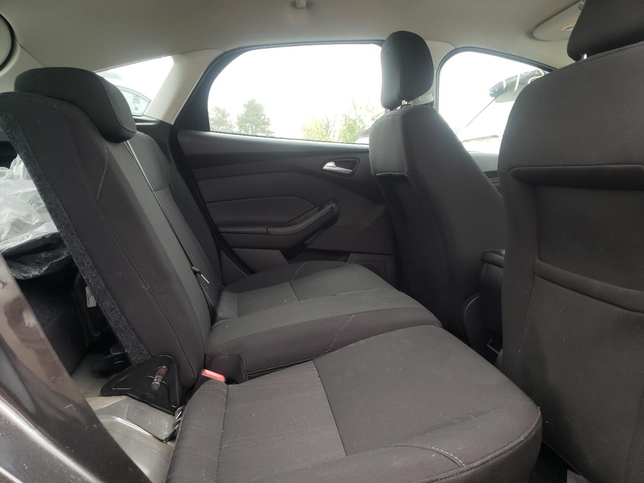 Photo 6 from auction – 2018 FORD FOCUS SE with VIN 1FADP3K29JL242577
