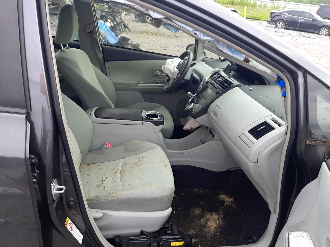 Photo 5 from auction – 2012 TOYOTA PRIUS V with VIN JTDZN3EU6C3166158