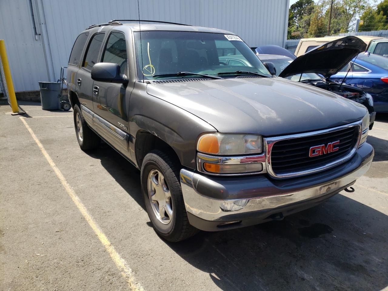 GMC YUKON 2002 with VIN 1GKEC13V22J277454 - Photo from auction