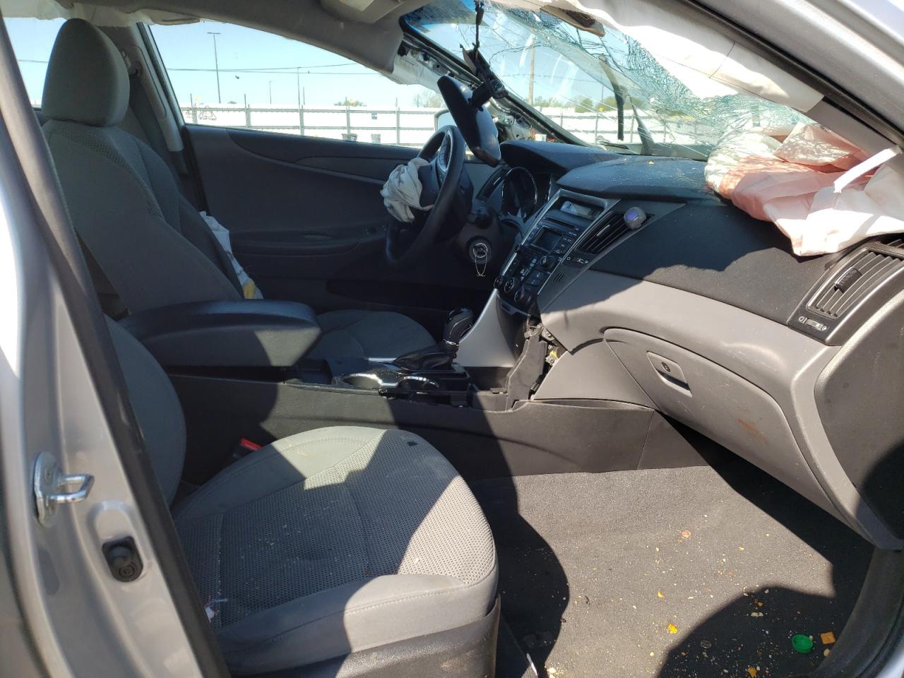 Photo 5 from auction – 2014 HYUNDAI SONATA GLS with VIN 5NPEB4AC8EH833734