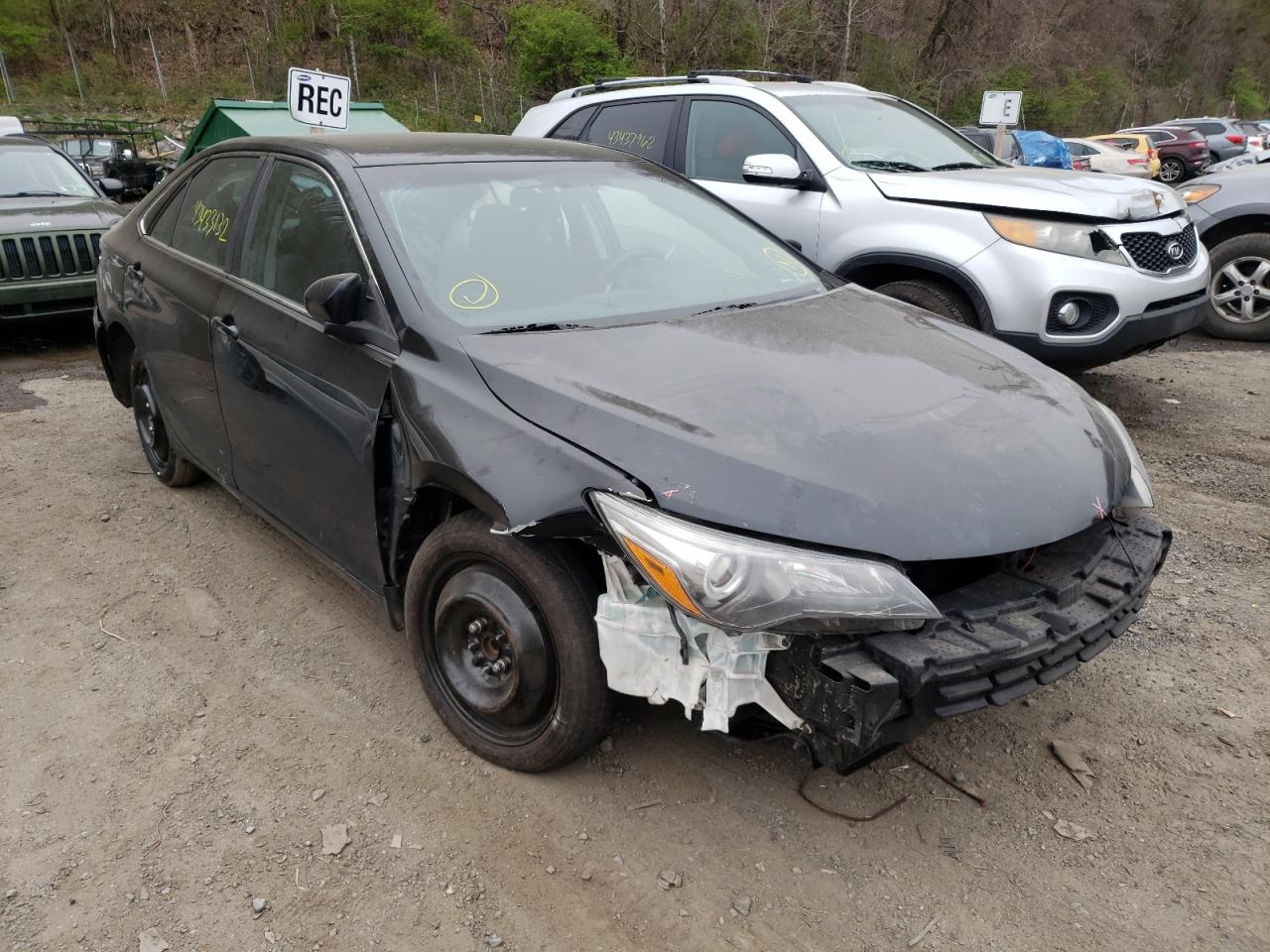 Photo 1 from auction – 2016 TOYOTA CAMRY LE with VIN 4T1BF1FK5GU583833