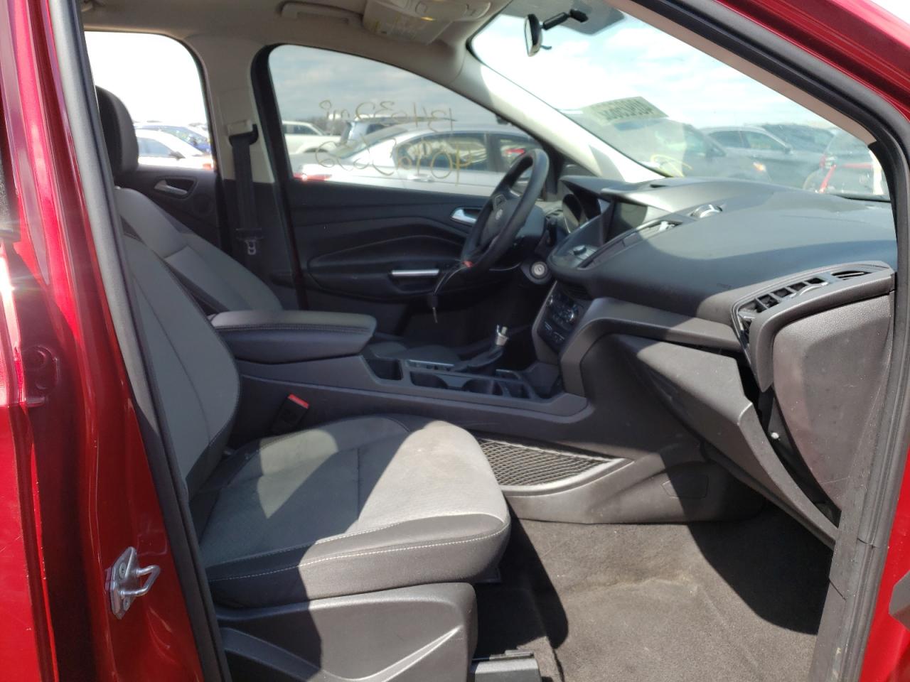 Photo 5 from auction – 2017 FORD ESCAPE SE with VIN 1FMCU0GDXHUE17734