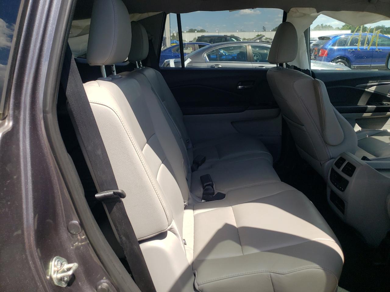 Photo 6 from auction – 2016 HONDA PILOT EXL with VIN 5FNYF5H53GB041877