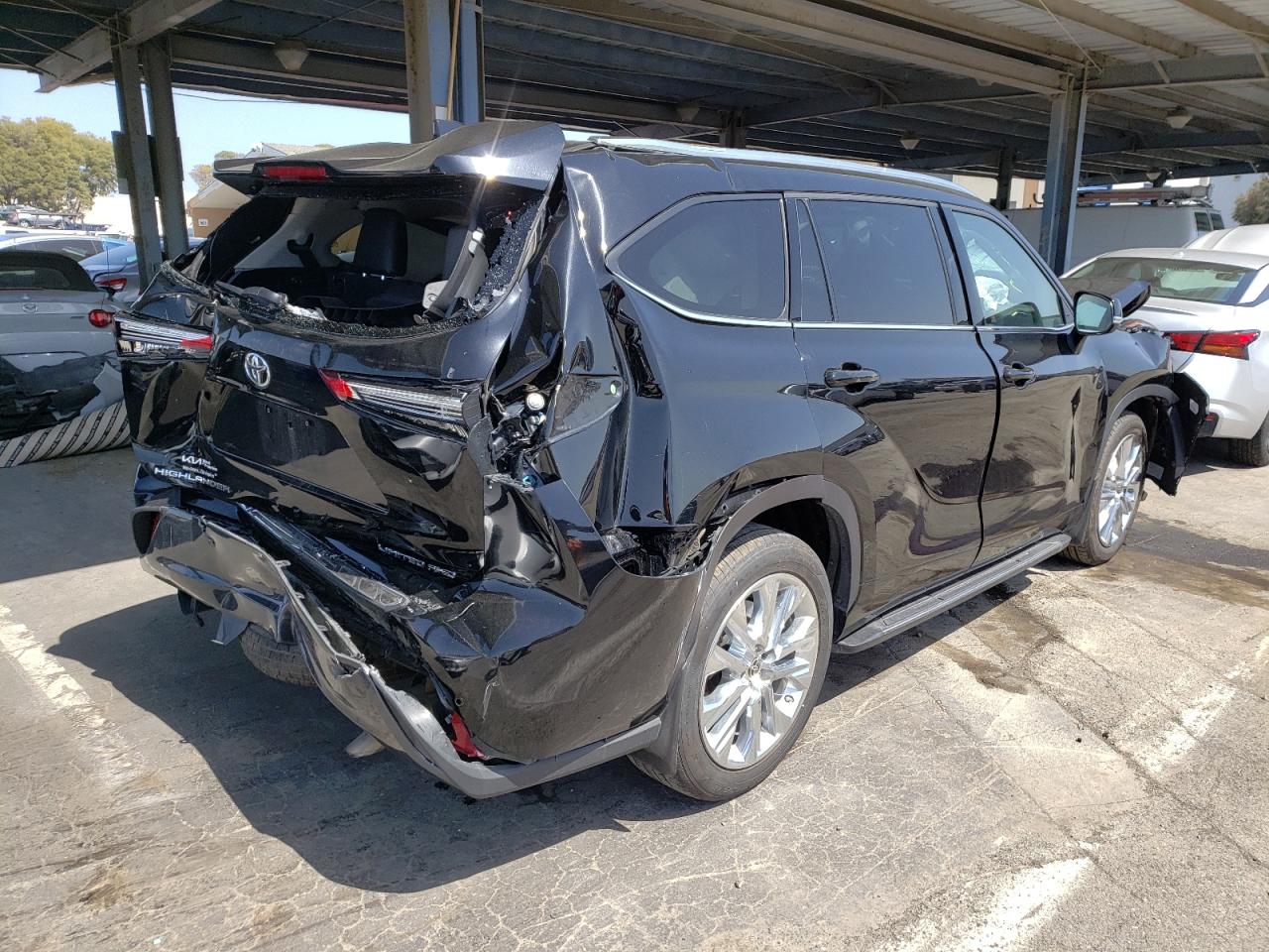 Photo 4 from auction – 2020 TOYOTA HIGHLANDER with VIN 5TDDZRBH9LS001731