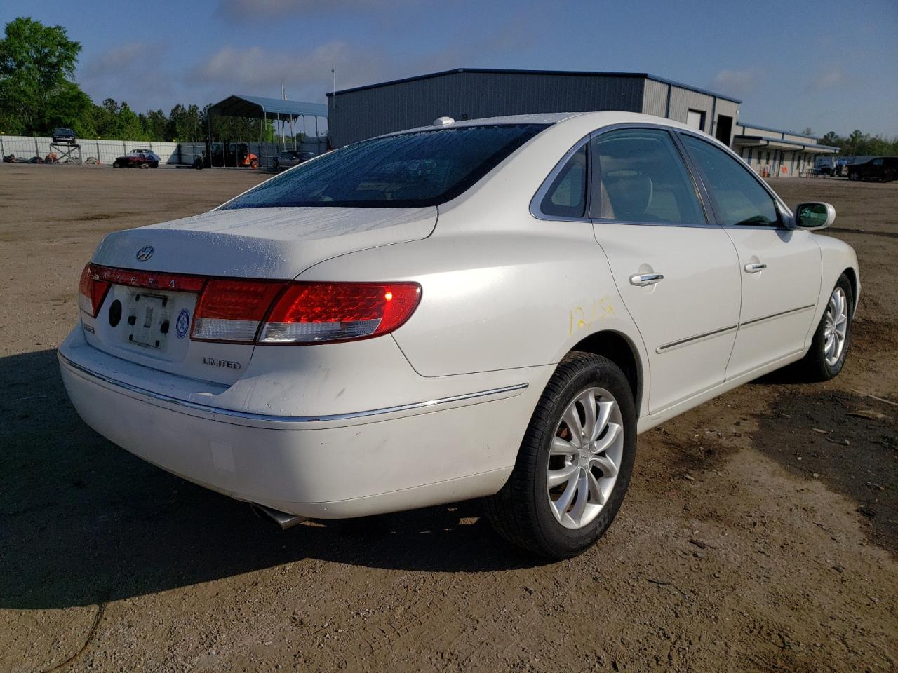 Photo 4 from auction – 2007 HYUNDAI AZERA SE with VIN KMHFC46F17A210224