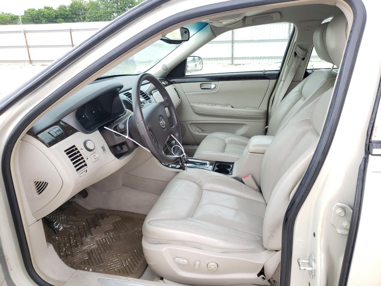 Photo 5 from auction – 2010 CADILLAC DTS with VIN 1G6KA5EY5AU104398