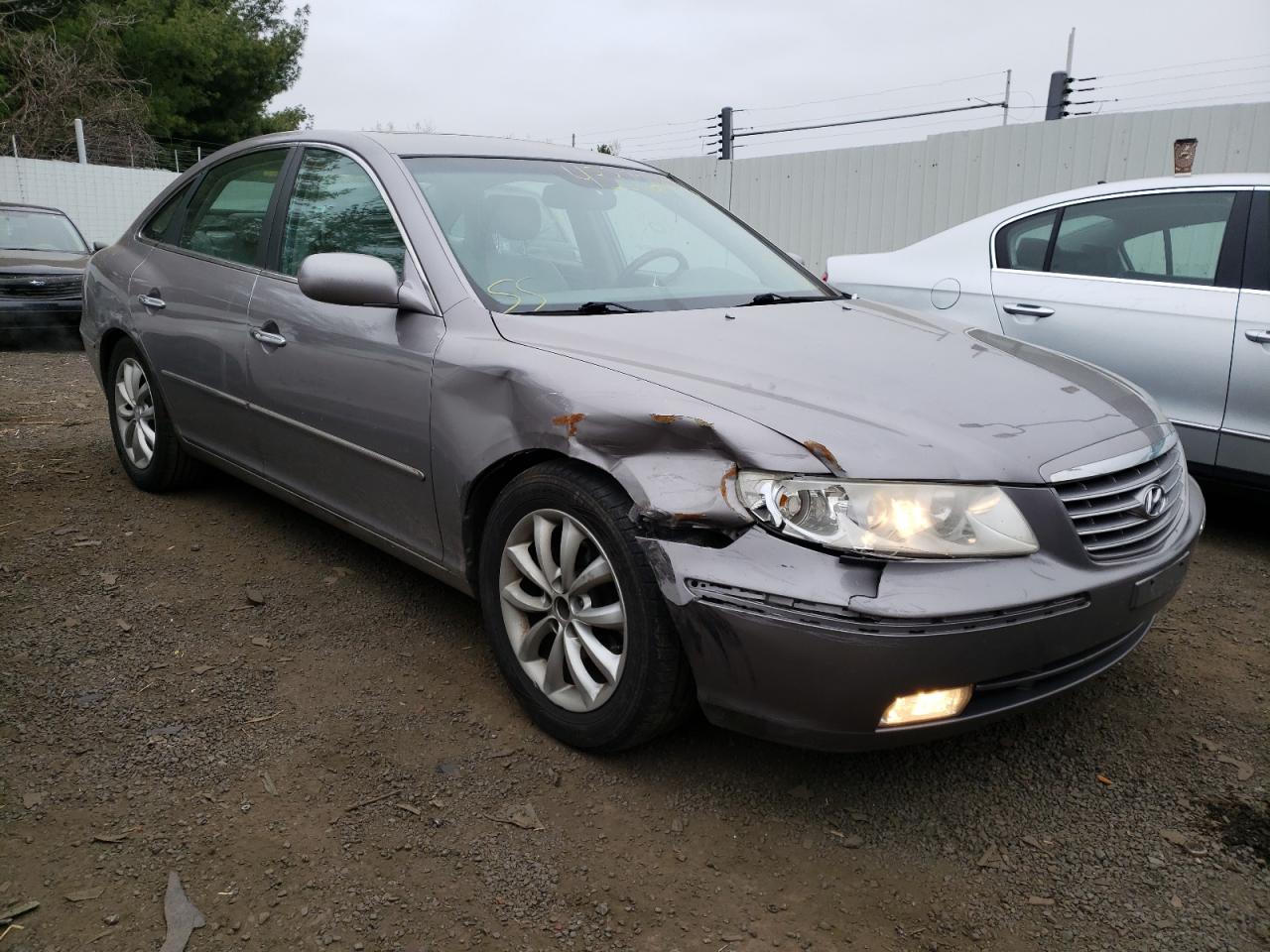 HYUNDAI AZERA SE 2006 with VIN KMHFC46F96A131558 - Photo from auction
