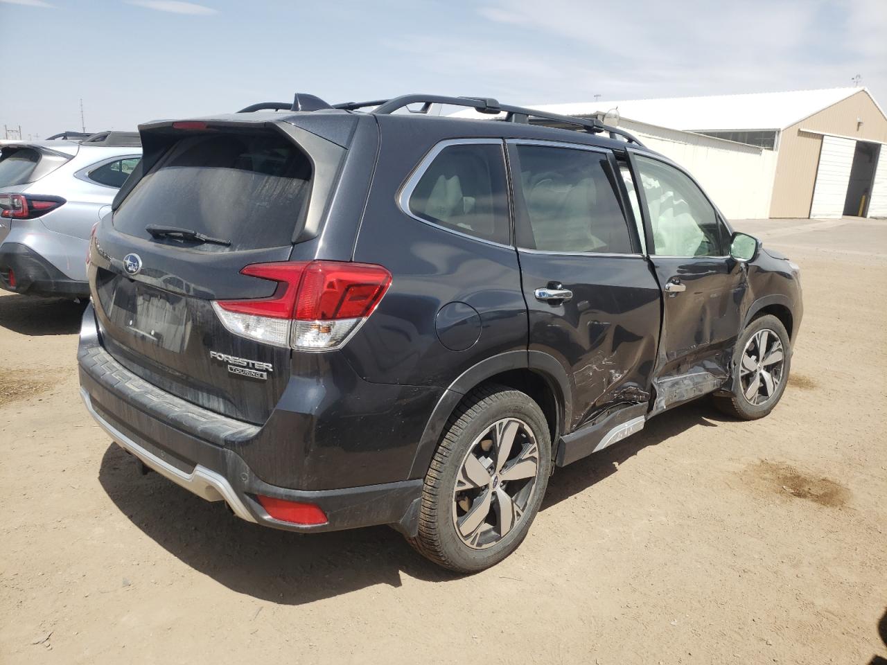 Photo 4 from auction – 2019 SUBARU FORESTER T with VIN JF2SKAWC3KH478249