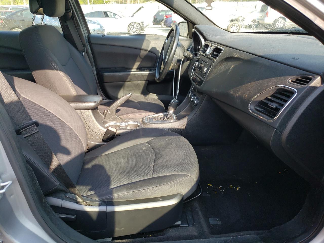 Photo 5 from auction – 2013 CHRYSLER 200 TOURIN with VIN 1C3CCBBB1DN579849