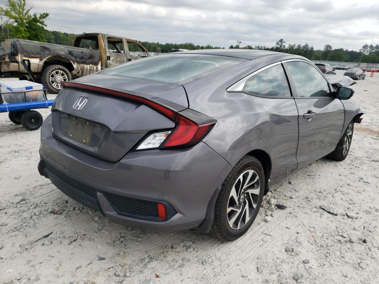 Photo 4 from auction – 2018 HONDA CIVIC LX with VIN 2HGFC4B03JH301625