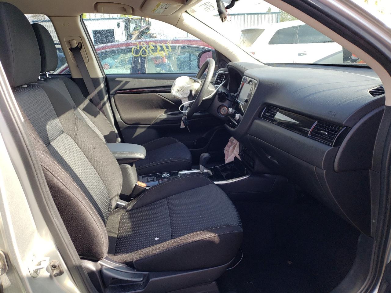 Photo 5 from auction – 2020 MITSUBISHI OUTLANDER with VIN JA4AZ3A30LZ026225