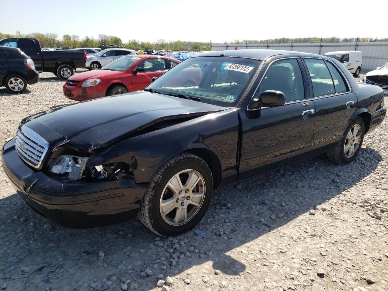 Photo 2 from auction – 2011 FORD CROWN VICT with VIN 2FABP7EV9BX174869