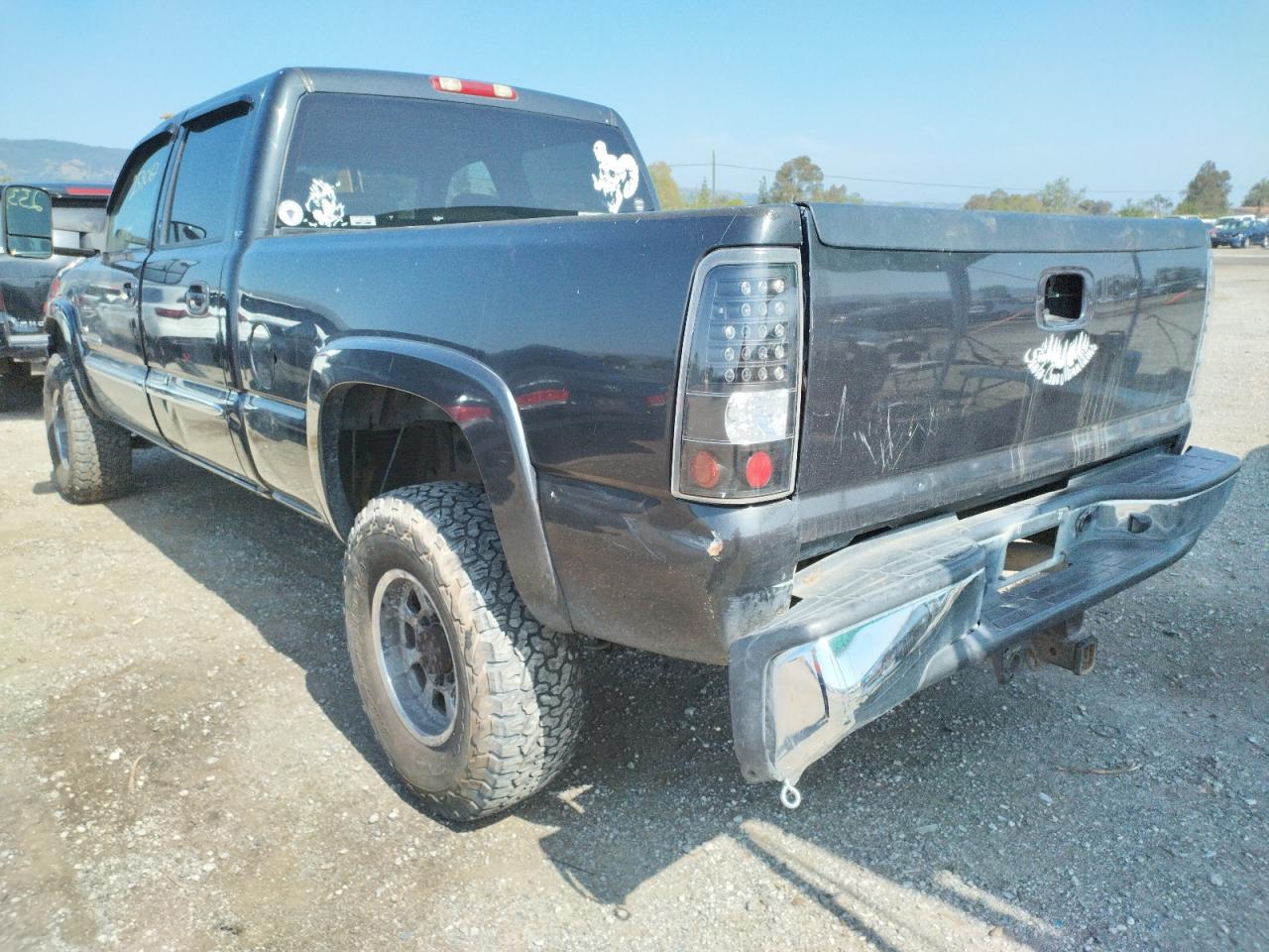 Photo 3 from auction – 2004 GMC SIERRA K25 with VIN 1GTHK23264F209106