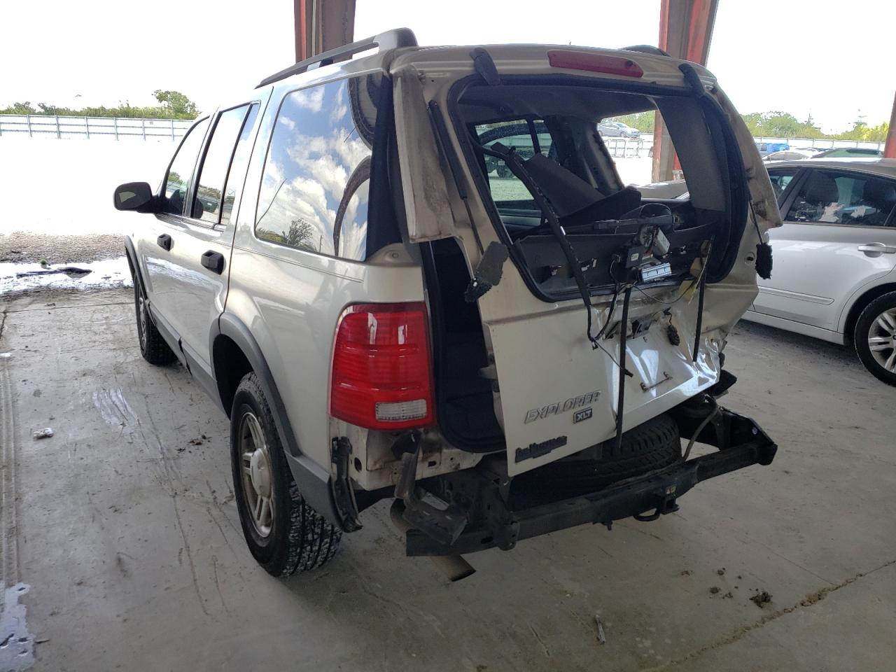 Photo 3 from auction – 2003 FORD EXPLORER X with VIN 1FMZU63K93UA90978