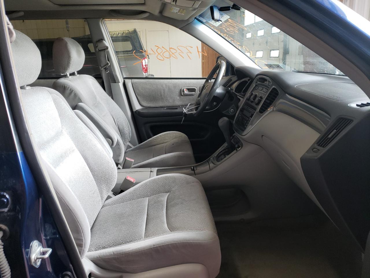 Photo 5 from auction – 2003 TOYOTA HIGHLANDER with VIN JTEGD21AX30047655