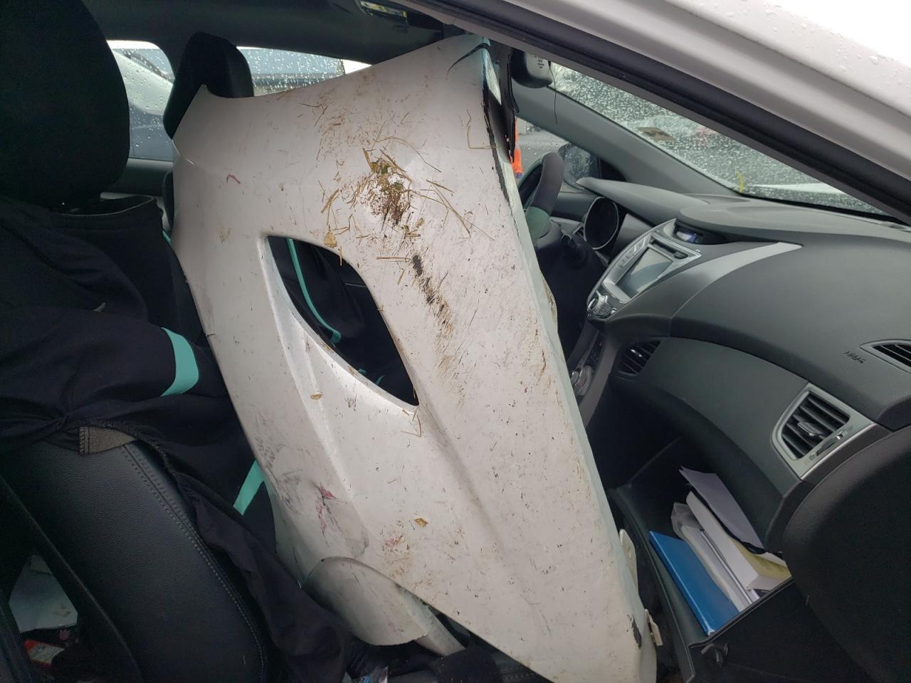 Photo 5 from auction – 2012 HYUNDAI ELANTRA GL with VIN 5NPDH4AE5CH100629